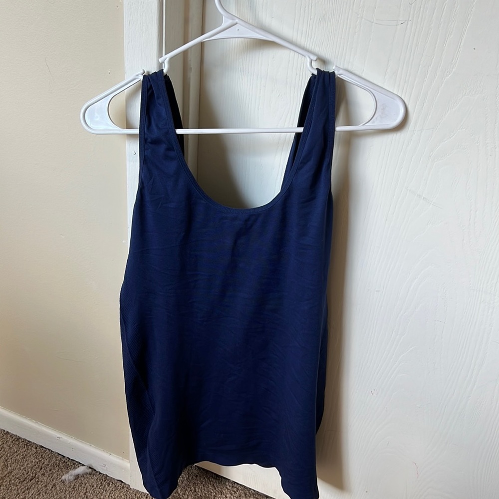 Ultra low back top